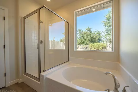 2015 Juarez Ln, Redding, CA 96003 photo 12