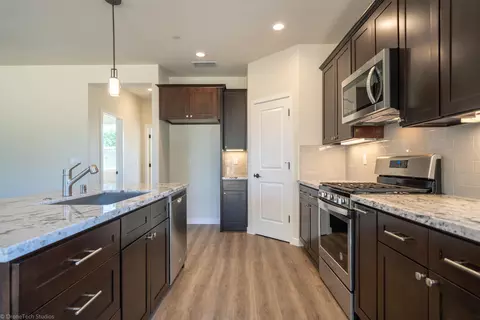 2015 Juarez Ln, Redding, CA 96003 photo 8