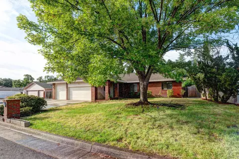 549 Country Oak Dr, Redding, CA 96003 photo 1