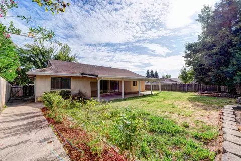 549 Country Oak Dr, Redding, CA 96003 photo 32