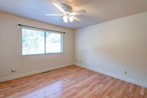 549 Country Oak Dr, Redding, CA 96003 photo 13