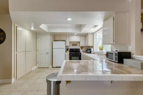 9472 Kena Ln, Redding, CA 96003 photo 10