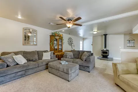 9472 Kena Ln, Redding, CA 96003 photo 12