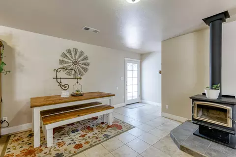 9472 Kena Ln, Redding, CA 96003 photo 6