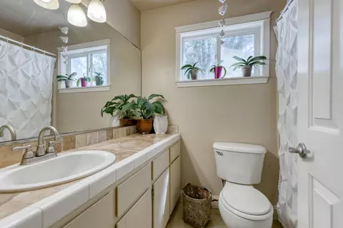 9472 Kena Ln, Redding, CA 96003 photo 18