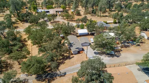 9472 Kena Ln, Redding, CA 96003 photo 3