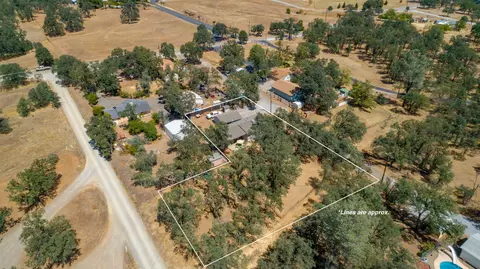 9472 Kena Ln, Redding, CA 96003 photo 2