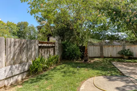 2065 Charade Way, Redding, CA 96003 photo 6