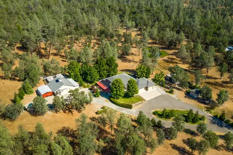 20900 Elvina Way, Redding, CA 96003 photo 2