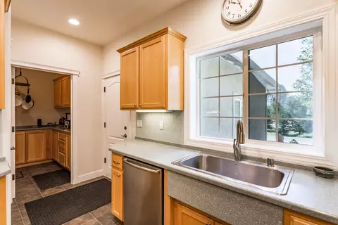 20900 Elvina Way, Redding, CA 96003 photo 8
