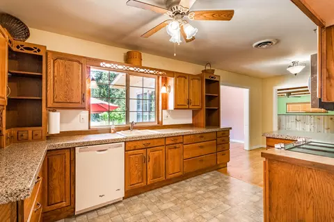 5754 Fagan Dr, Redding, CA 96001 photo 9