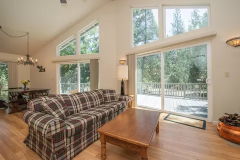 101 Hazelwood Ln, Coffee Creek, CA 96091 photo 8