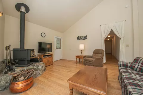 101 Hazelwood Ln, Coffee Creek, CA 96091 photo 5