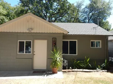 1137 Oak St, Red Bluff, CA 96080 photo 1