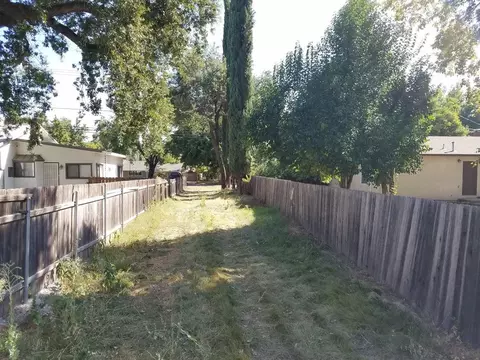 3036 Sacramento Dr, Redding, CA 96001 photo 5