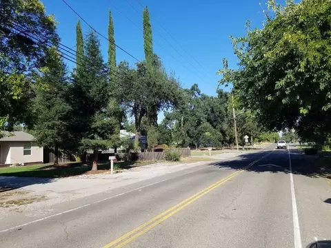 3036 Sacramento Dr, Redding, CA 96001 photo 4