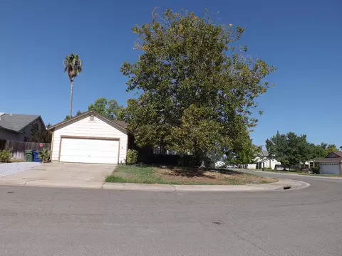 529 Shell Dr, Redding, CA 96003 photo 2