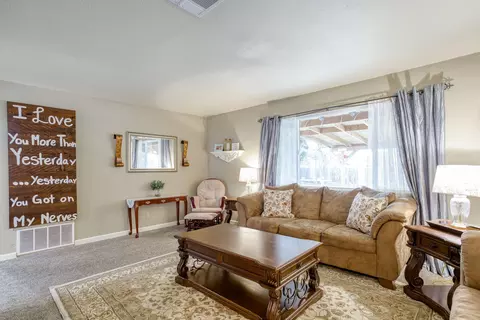 6940 Reflection St, Redding, CA 96001 photo 4