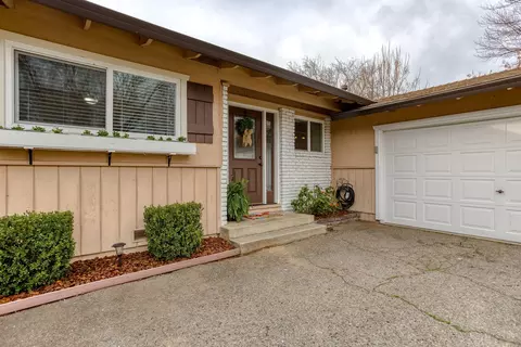 6940 Reflection St, Redding, CA 96001 photo 1