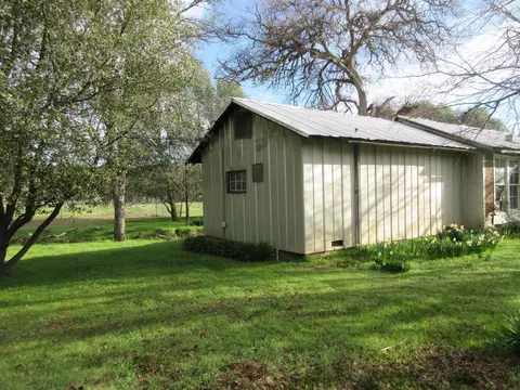 19390 Pine Creek Rd, Red Bluff, CA 96080 photo 2