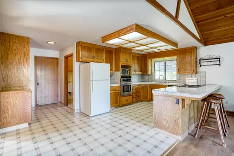 544 Royal Oaks Dr, Redding, CA 96001 photo 11