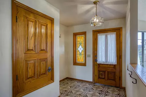 544 Royal Oaks Dr, Redding, CA 96001 photo 4