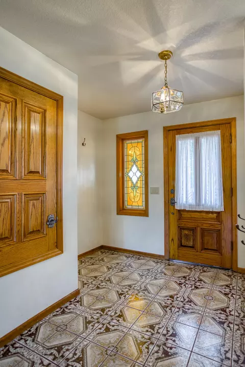 544 Royal Oaks Dr, Redding, CA 96001 photo 5