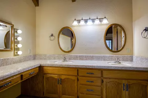 544 Royal Oaks Dr, Redding, CA 96001 photo 37