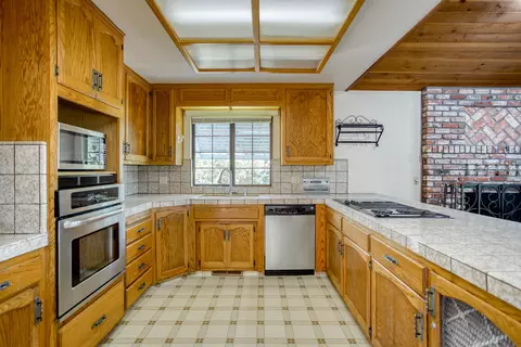 544 Royal Oaks Dr, Redding, CA 96001 photo 12