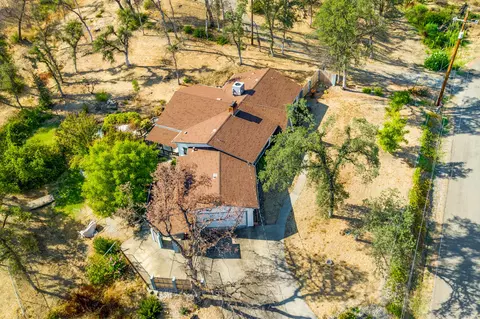 10080 Victoria Dr, Redding, CA 96001 photo 2