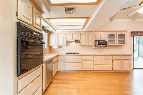 10080 Victoria Dr, Redding, CA 96001 photo 10