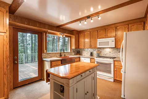 14938 Phillips Rd, Oak Run, CA 96069 photo 4