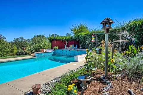 731 Wild Goose Ct, Redding, CA 96003 photo 2