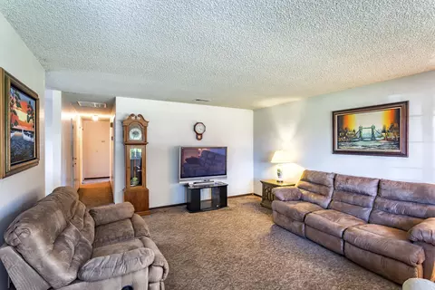 2633 Shasta View Dr, Redding, CA 96002 photo 2