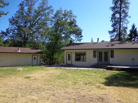 15936 Valhalla Dr, Oak Run, CA 96069 photo 4