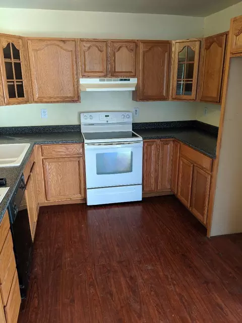 1670 2nd St, Anderson, CA 96007 photo 2