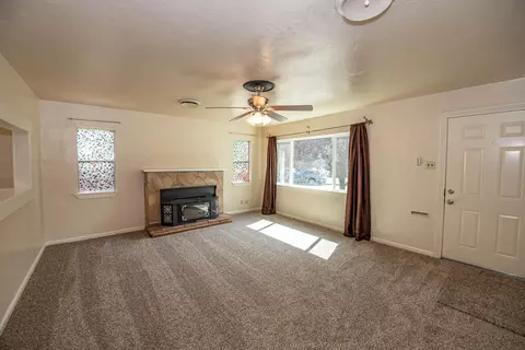 2493 Waldon St, Redding, CA 96001 photo 3