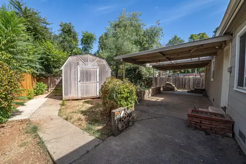 2493 Waldon St, Redding, CA 96001 photo 2