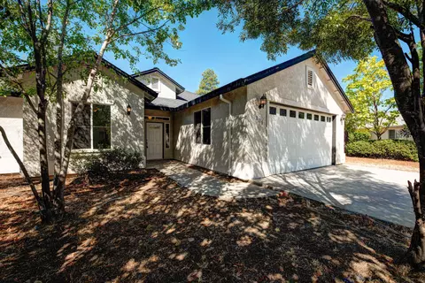 1901 Dellwood Dr, Redding, CA 96003 photo 4