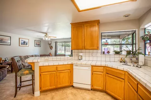 5774 Constitution Way, Redding, CA 96003 photo 9