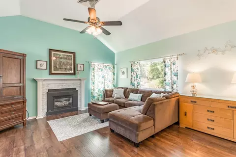 570 Vansicklen Way, Redding, CA 96003 photo 7