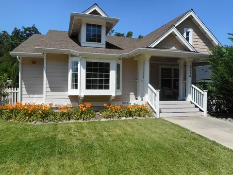 5530 Lexi Ln, Redding, CA 96001 photo 2