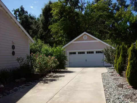 5530 Lexi Ln, Redding, CA 96001 photo 8
