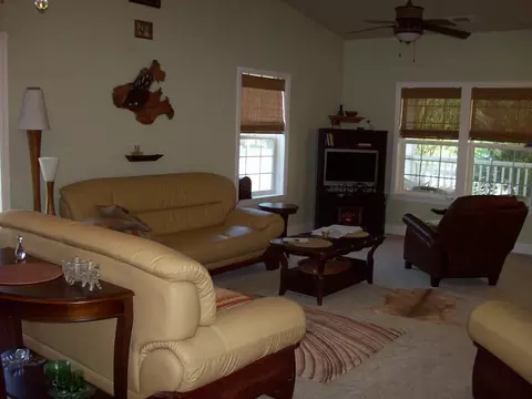 5530 Lexi Ln, Redding, CA 96001 photo 9