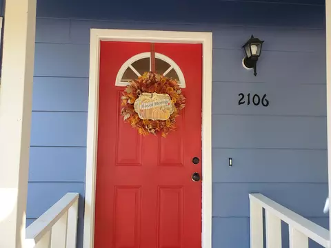 2106 Martian Way, Redding, CA 96002 photo 1