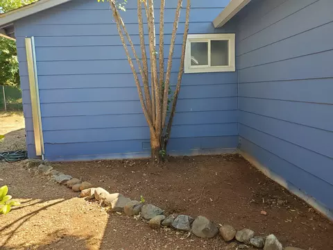 2106 Martian Way, Redding, CA 96002 photo 11