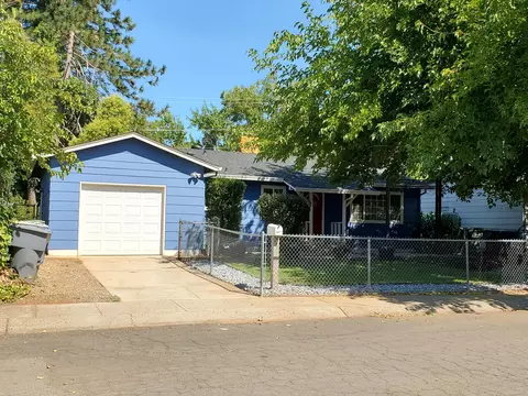2106 Martian Way, Redding, CA 96002 photo 2