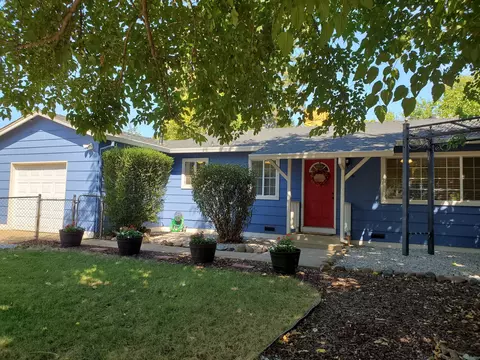 2106 Martian Way, Redding, CA 96002 photo 3