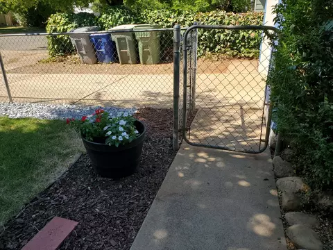 2106 Martian Way, Redding, CA 96002 photo 6