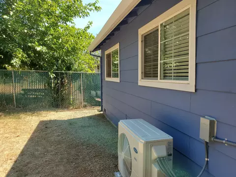 2106 Martian Way, Redding, CA 96002 photo 12